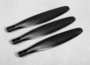 Propeller 13x5 3-bladig (1300 Yak54, Sbach-342, Extra-300) i gruppen RADIOSTYRDA FLYG / Tillbehör / Propeller & spinner / Propeller hos Rynosx4 Hobbyshop AB (FMSPROP017)