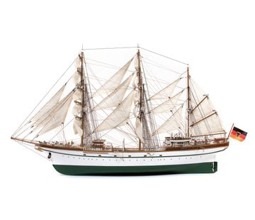 OcCre Gorch Fock 1/95 Skolfartyg 950mm i gruppen Bygg & Verktyg / Byggsatser trä / Träbåtar hos Rynosx4 Hobbyshop AB (OC15003)