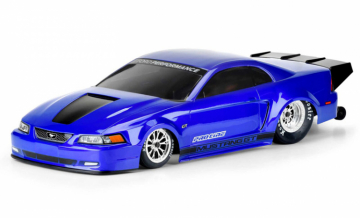 Pro-Line 1999 Ford Mustang Kaross Slash 2WD Drag Car i gruppen RADIOSTYRD BIL / Tillbehr / Karosser & tillbehr hos Rynosx4 Hobbyshop AB (PL3579-00)