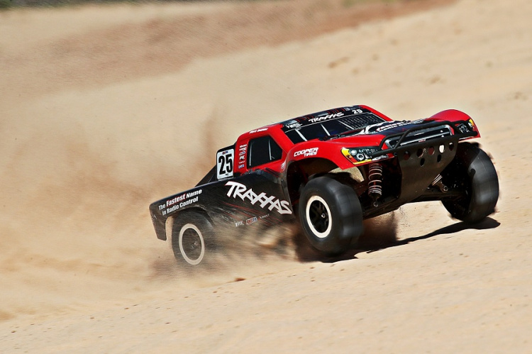 Traxxas Däck & Fälg Paddel/Split-Spoke Matt Krom 4WD/2WD Bak TSM (2)