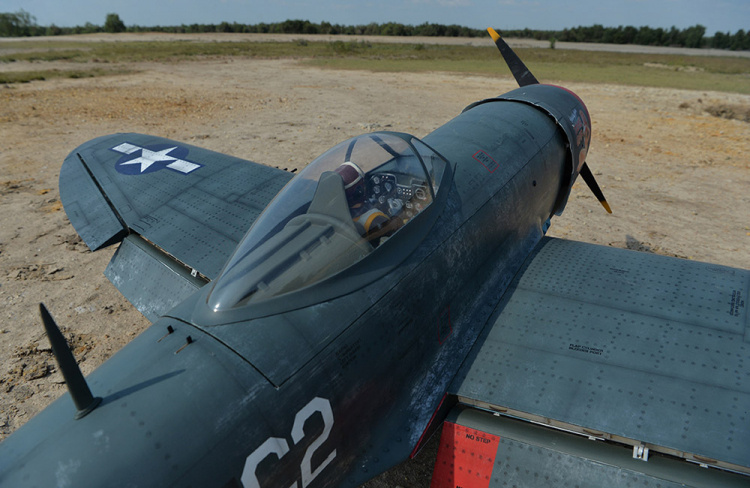 Black Horse P-47 Thunderbolt 50-60cc Bensin ARTF