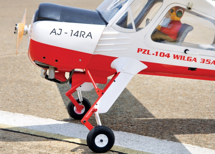 PZL-104 Wilga 2240mm 26-35cc Bensin ARTF