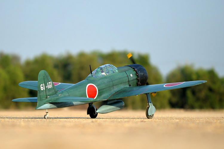 Black Horse A6M Zero 60cc Gas 2385mm med El-landställ ARF