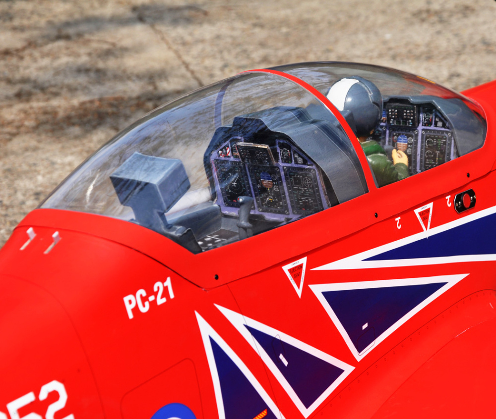 Black Horse PC-21 Pilatus 55-65cc Gas/EP 1962mm El-landställ