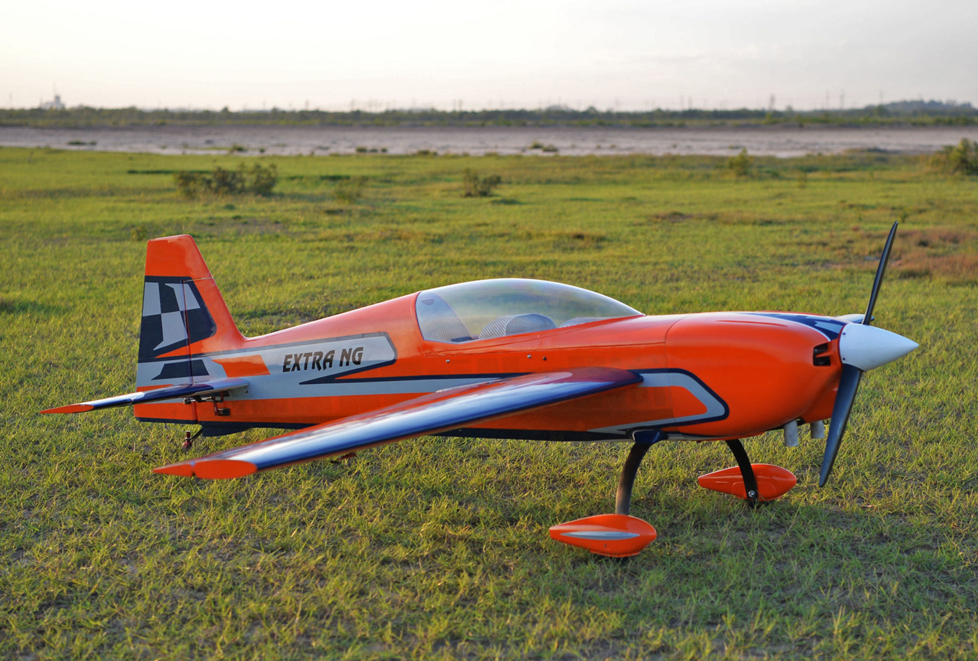 Black Horse Extra NG 120-125cc Gas 2667mm ARF