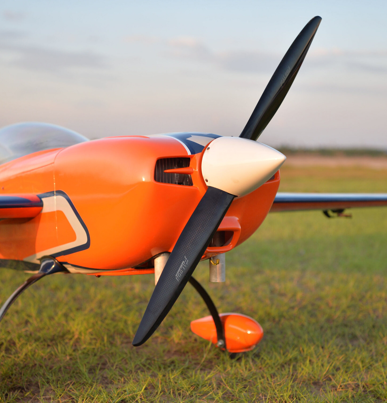 Black Horse Extra NG 120-125cc Gas 2667mm ARF