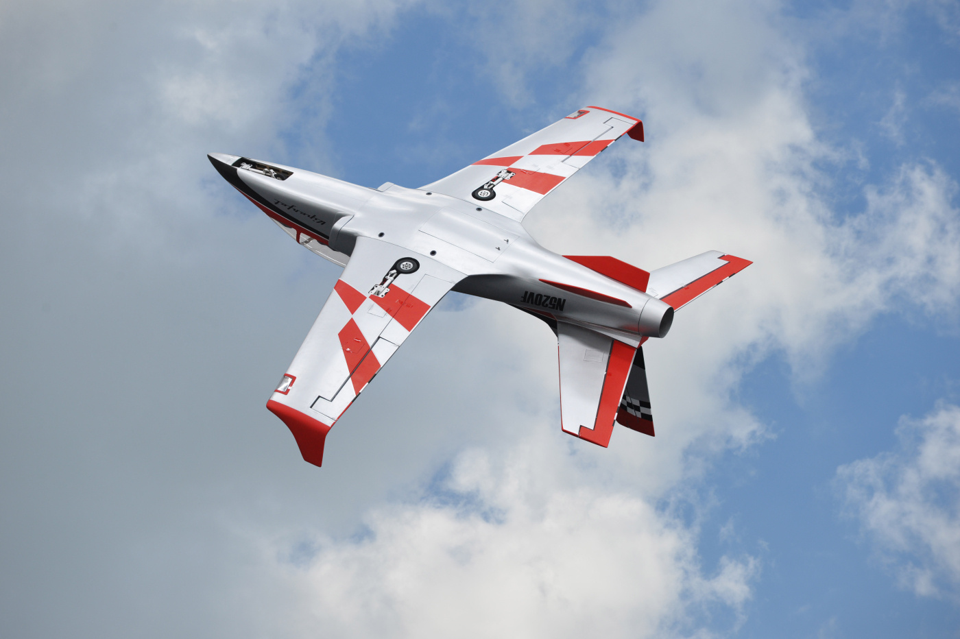 Black Horse Viper Jet MKII 1885mm EDF 120mm ARF Röd - Silver