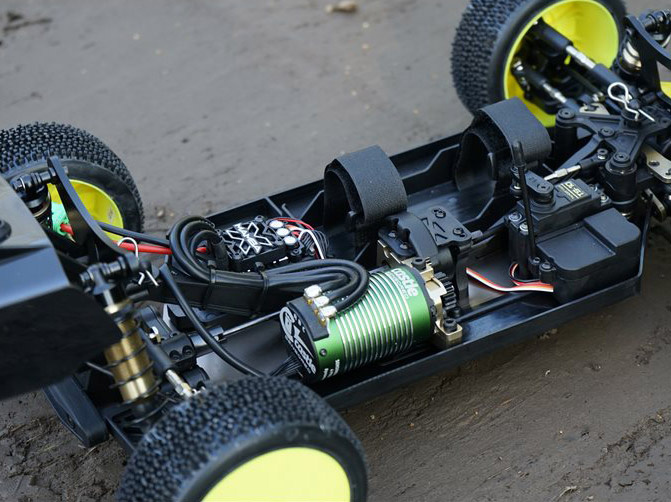 MAMBA X Sensor ESC 25,2V WP, 1515-2200KV Combo E-Buggy