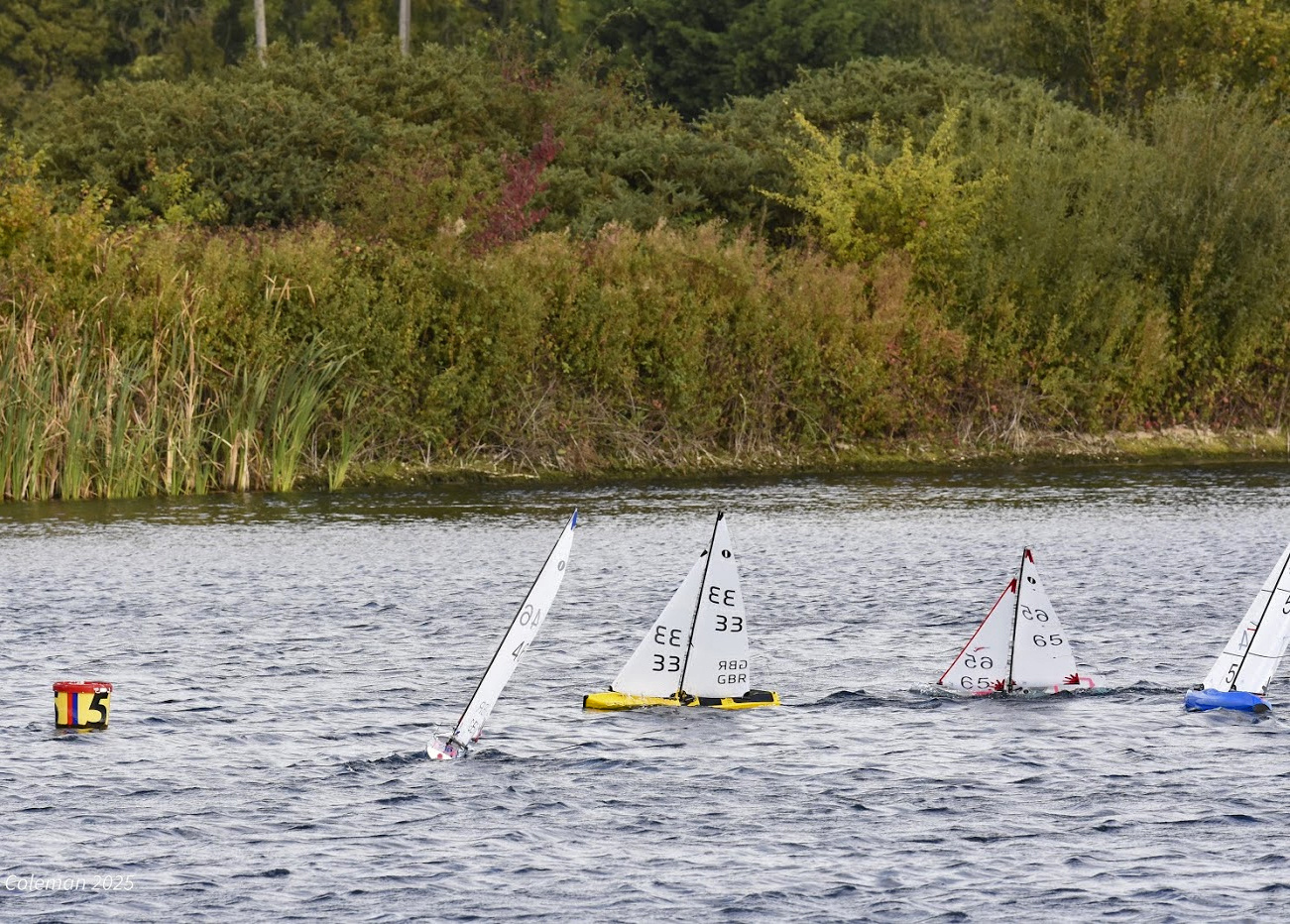 Joysway Segelbåt Mint IOM PNP Pearl Gul