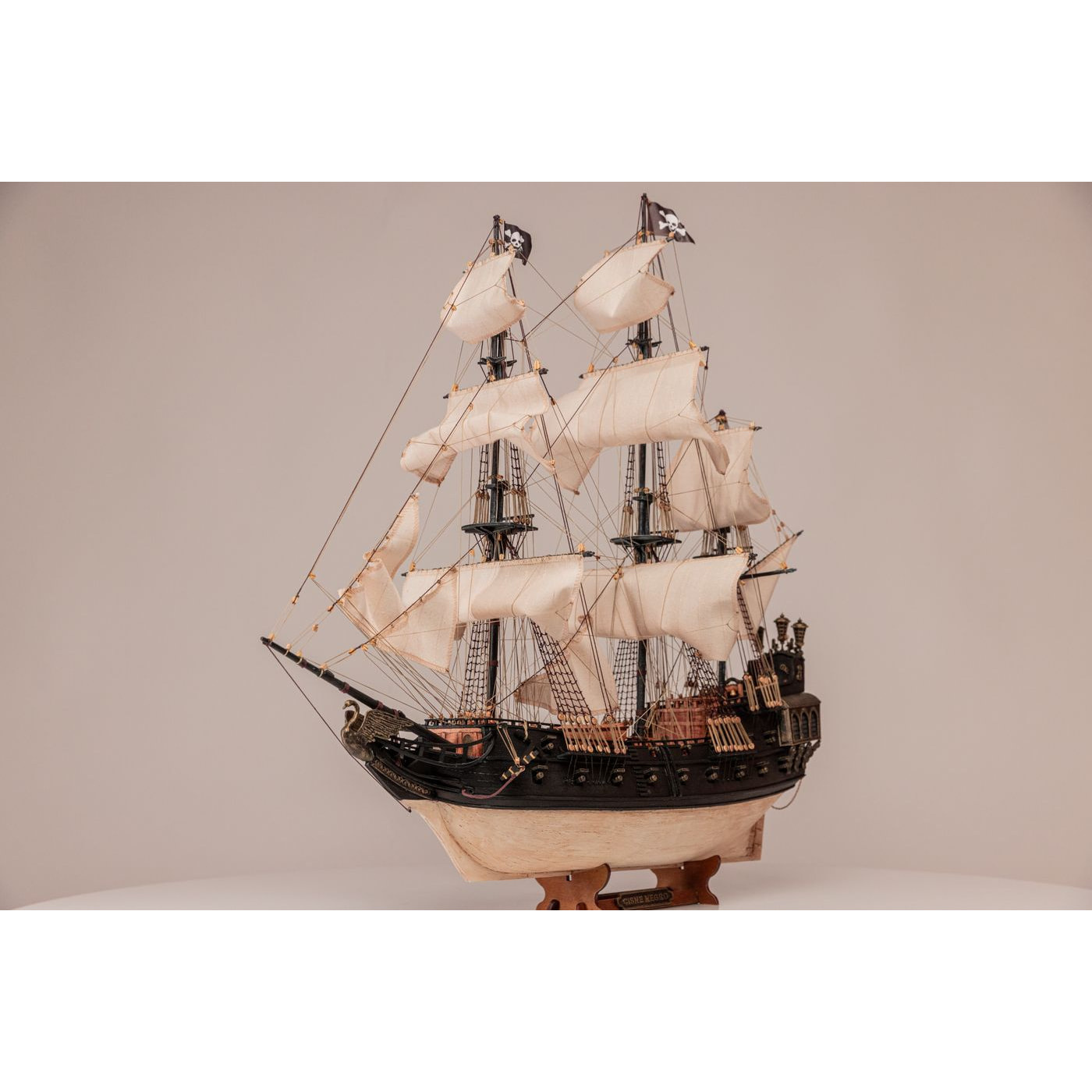 OcCre Black Swan 1/75 Piratskepp 613mm