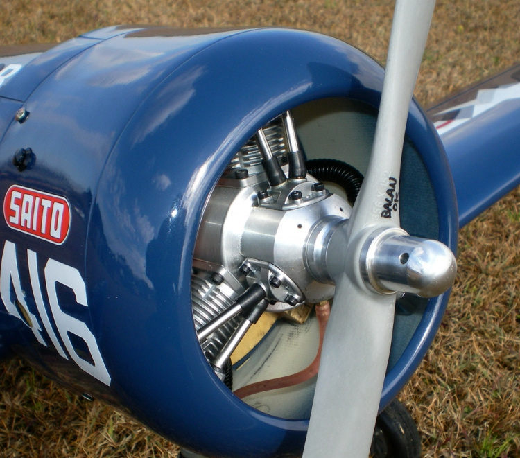 Saito FA-120R3 20cc 4-takts 3-cyl Stjärnmotor Metanol