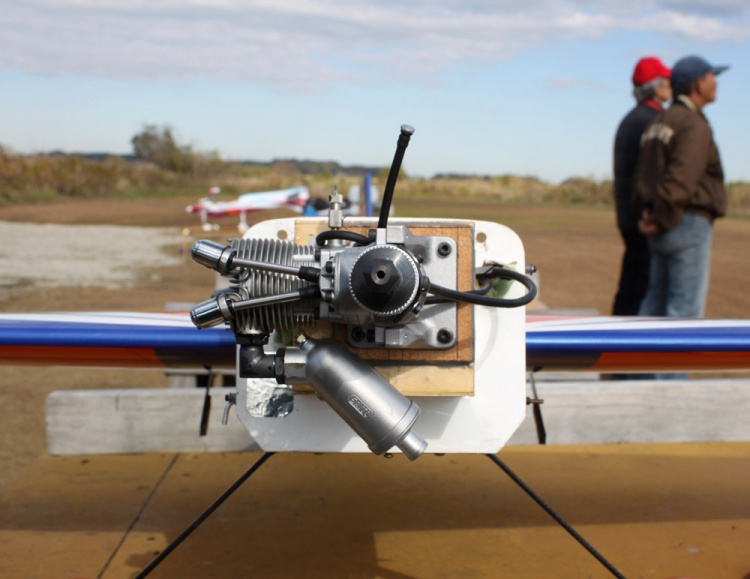 FG-21 21cc 4-takts Bensinmotor