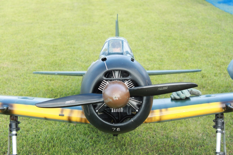 FG-90R3 90cc 4-takts 3-cyl Stjärnmotor Bensin