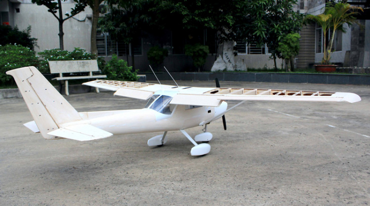 Seagull Cessna 152 Master Scale Edition Aerobat Byggsats 203cm