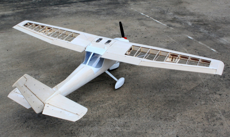 Seagull Cessna 152 Master Scale Edition Aerobat Byggsats 203cm