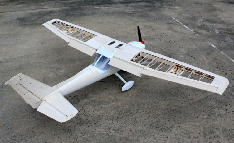 Seagull Cessna 152 Master Scale Edition Aerobat Byggsats 203cm