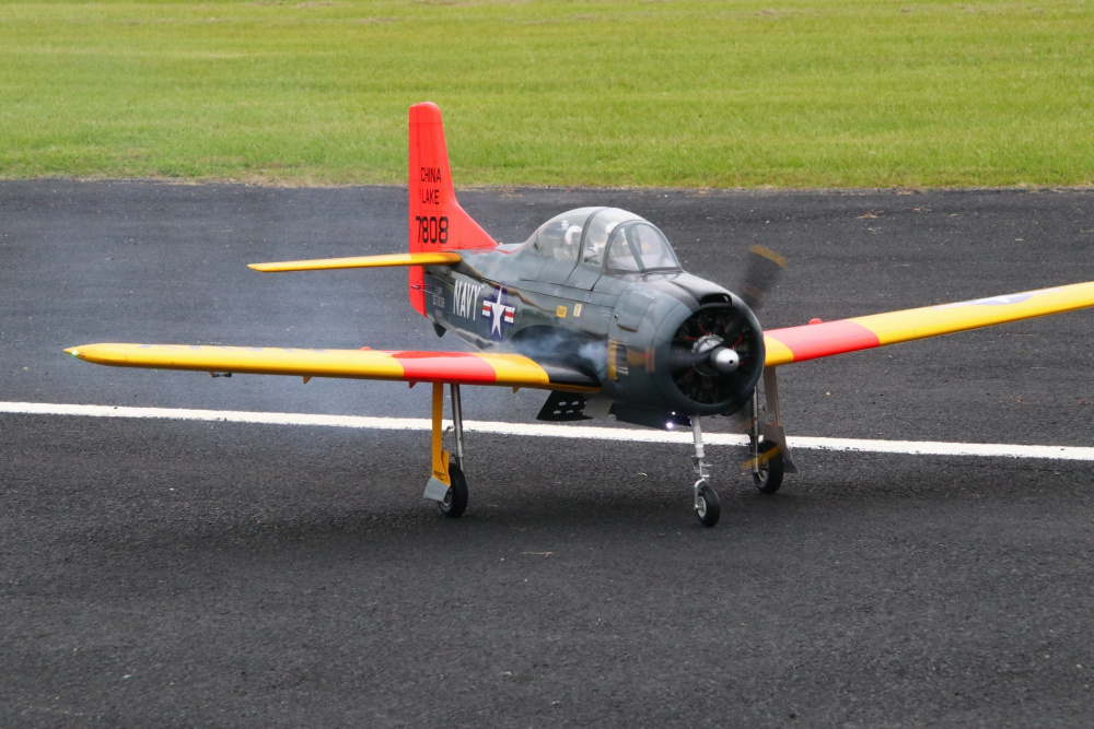 Seagull T-28 Giant Scale 2060mm spv. ARF 35-60cc Grå-gul