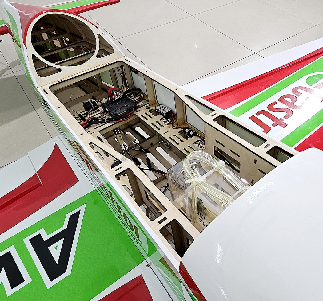 Seagull Cap 232 Aerobatic Castrol 3D 1/3 ARF 247cm (2 Kartonger)