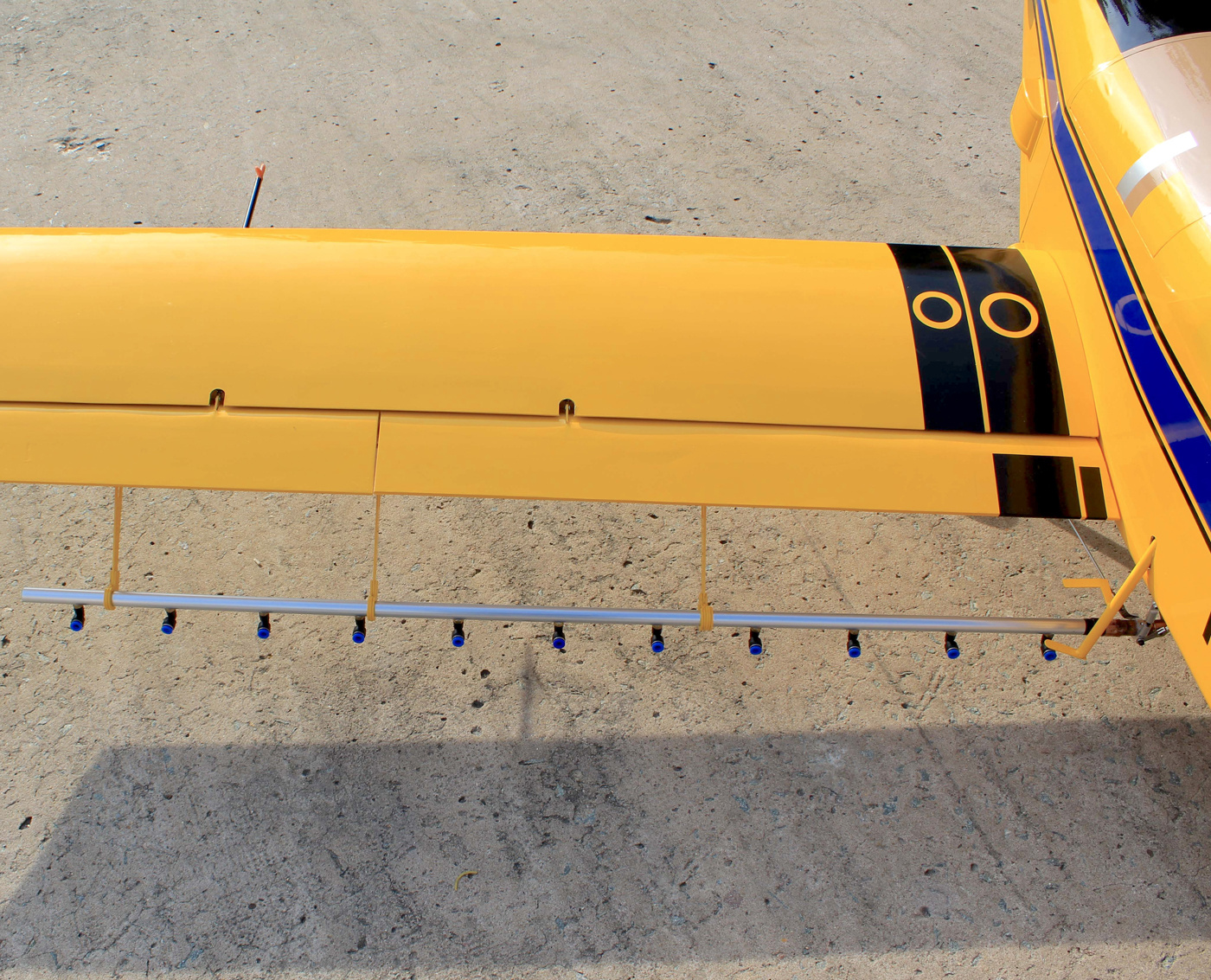 Seagull Air Tractor AT-802A Spraybar