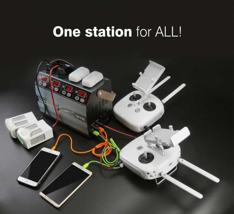 SkyRC Laddstation 4P3 med kablar (DJI Phantom)