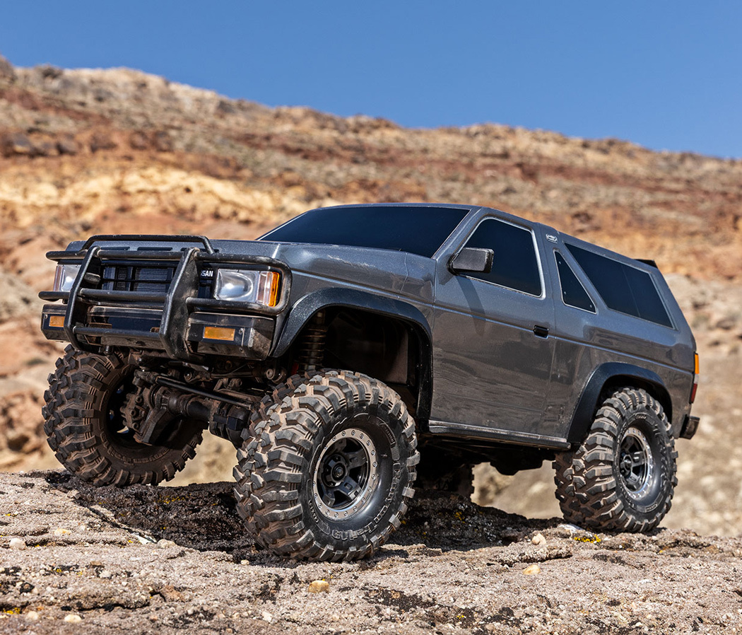 TRX-4 Nissan Pathfinder Silver RTR