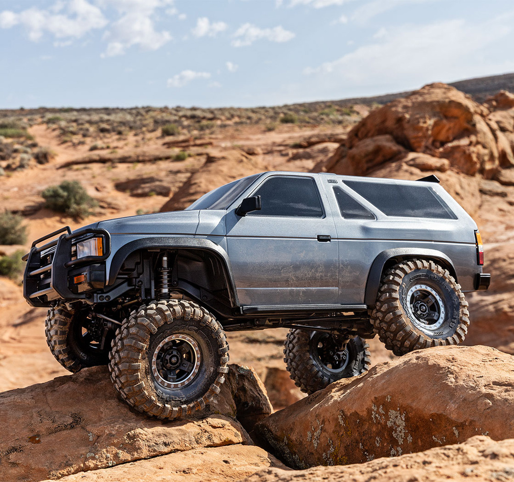 TRX-4 Nissan Pathfinder Silver RTR