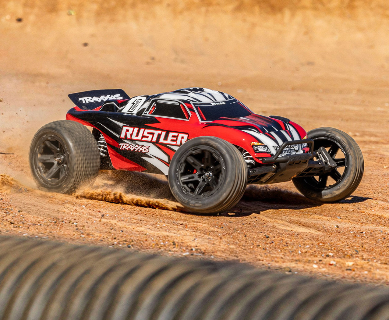 Traxxas Rustler 2WD 1/10 EHD Röd-X USB-C  - Batteri/USB-C Laddare