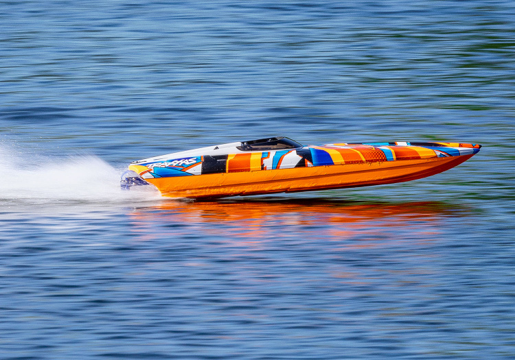 Traxxas DCB M41 Widebody Catamaran Orange