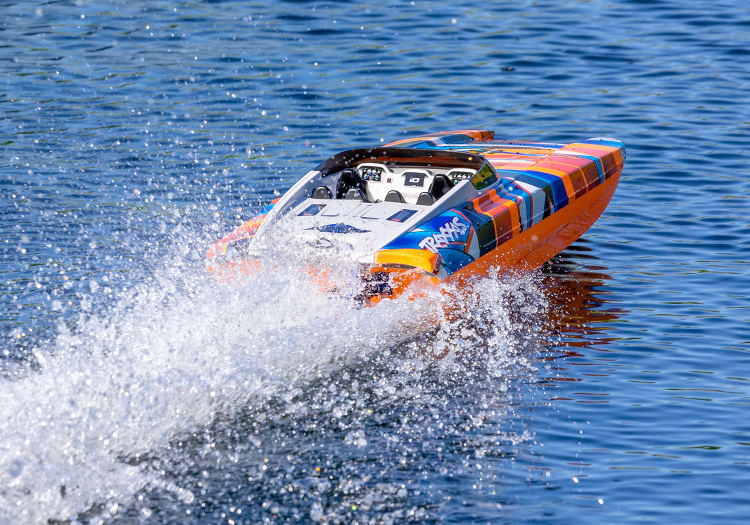 Traxxas DCB M41 Widebody Catamaran Orange
