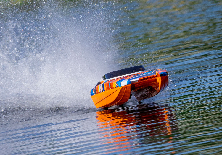 Traxxas DCB M41 Widebody Catamaran Orange