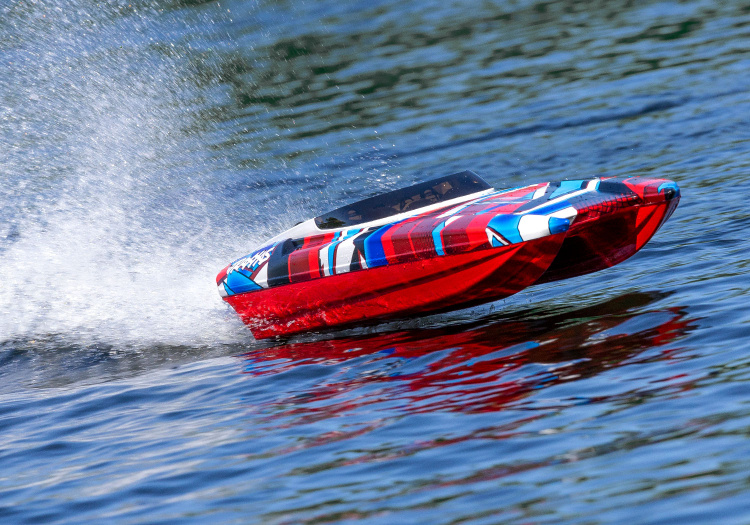 Traxxas DCB M41 Widebody Catamaran Röd