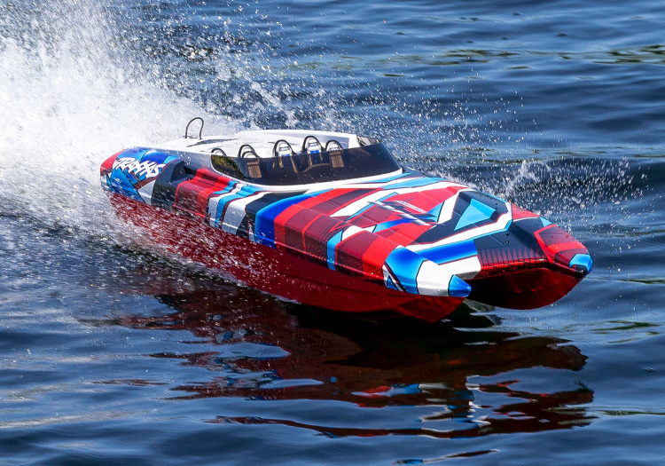 Traxxas DCB M41 Widebody Catamaran Röd
