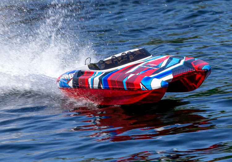 Traxxas DCB M41 Widebody Catamaran Röd