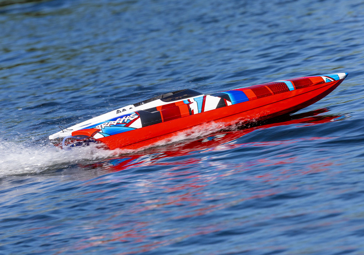 Traxxas DCB M41 Widebody Catamaran Röd