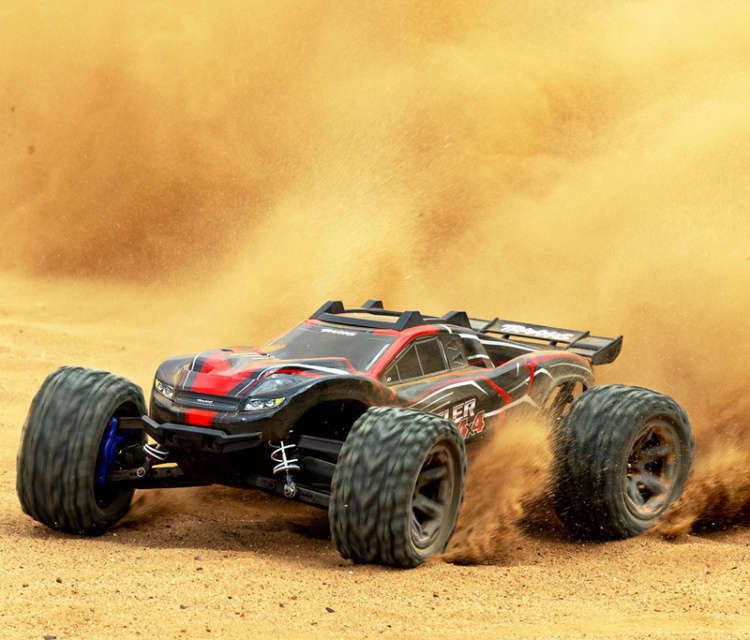 Traxxas Rustler 4WD BL-2s 1/10 Röd