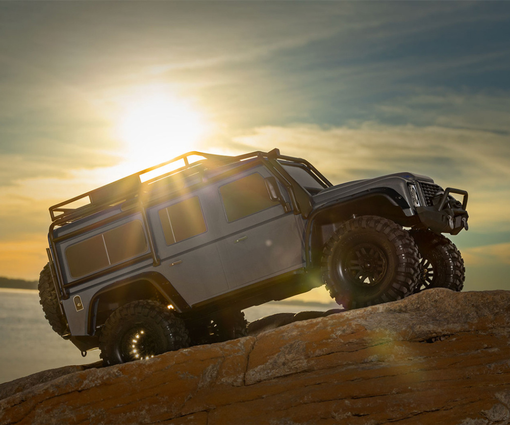 Traxxas TRX-4 Land Rover Defender Clipless Silver RTR