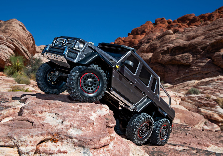 Traxxas TRX-6 Mercedes-Benz G63 AMG 6X6 Clipless Silver