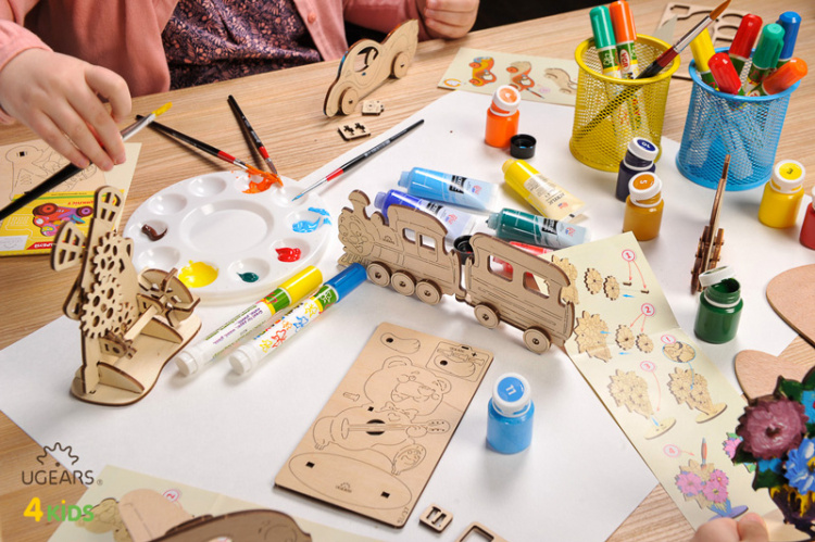 Ugears Lok med Vagn (för barn)