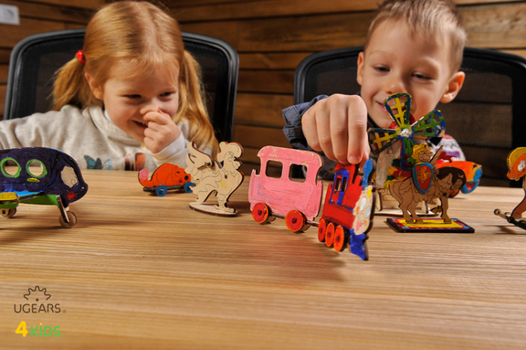 Ugears Lok med Vagn (för barn)