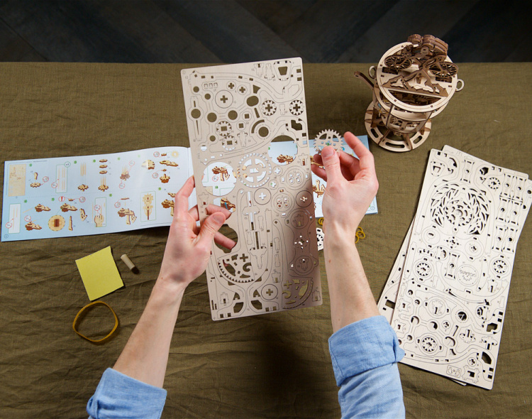 Ugears Automaton Cyklist