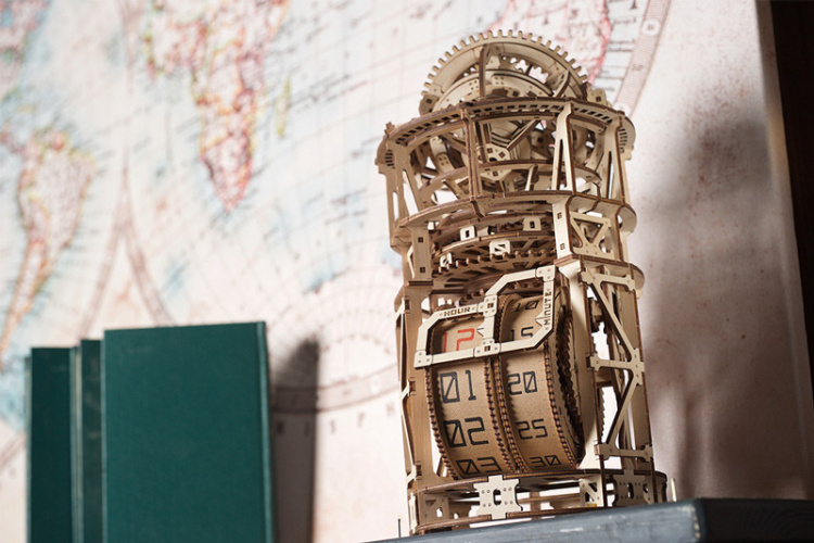 Ugears Sky Watcher Tourbillon Bordsklocka