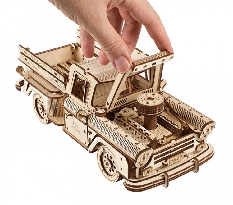 Ugears Pickup Lumberjack