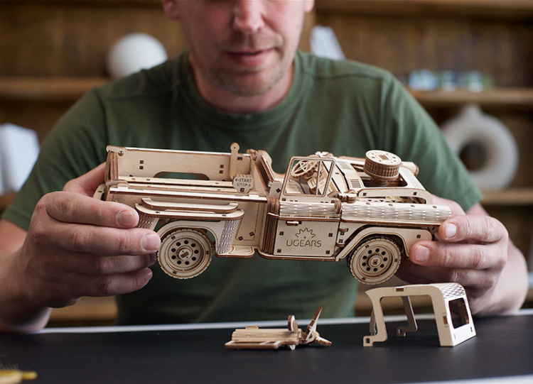 Ugears Pickup Lumberjack