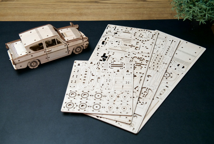Ugears Flying Ford Anglia Harry Potter