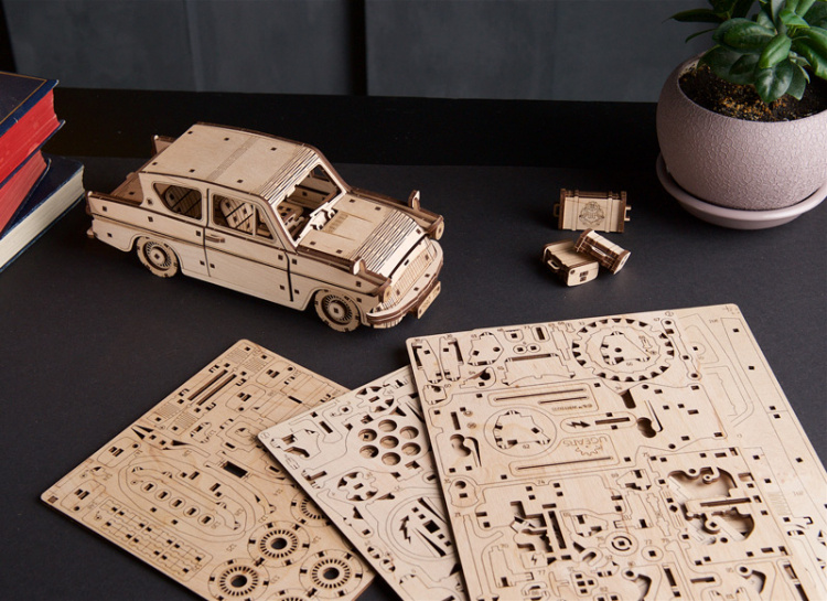 Ugears Flying Ford Anglia Harry Potter