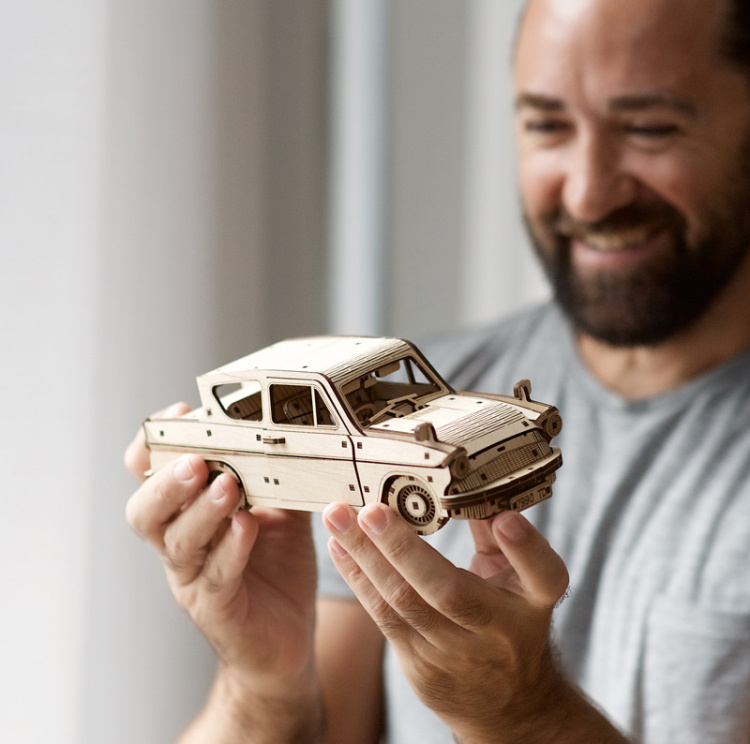 Ugears Flying Ford Anglia Harry Potter