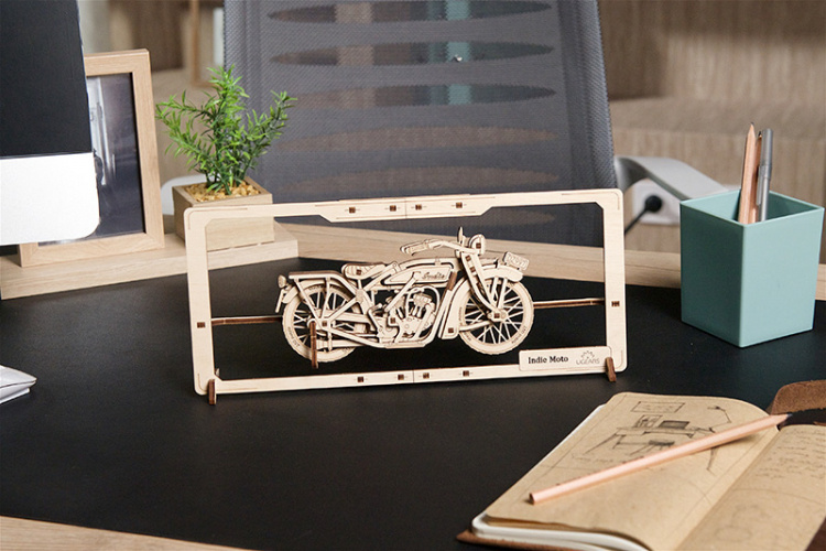 Ugears Indie Moto 2.5D Pussel