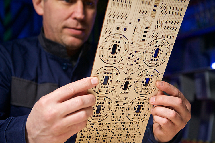 Ugears Manned Mars Rover