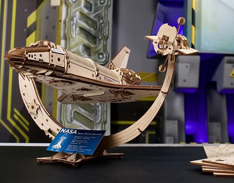 Ugears NASA Space Shuttle Discovery