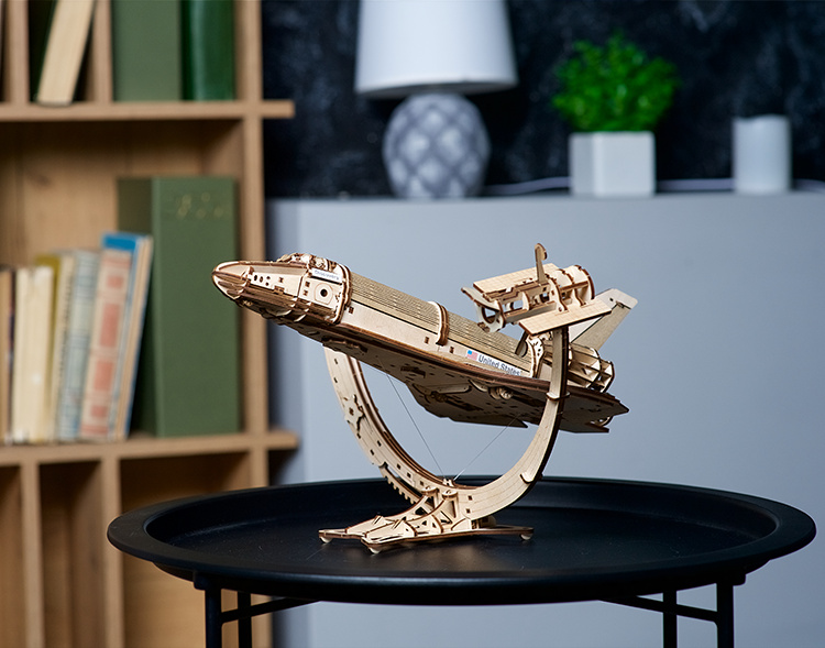 Ugears NASA Space Shuttle Discovery